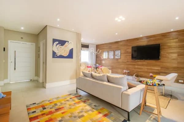 Casa em condomínio no Alto da Boa Vista de 428m², com 5 suítes, sotão, quintal. 3 vagas de garagem