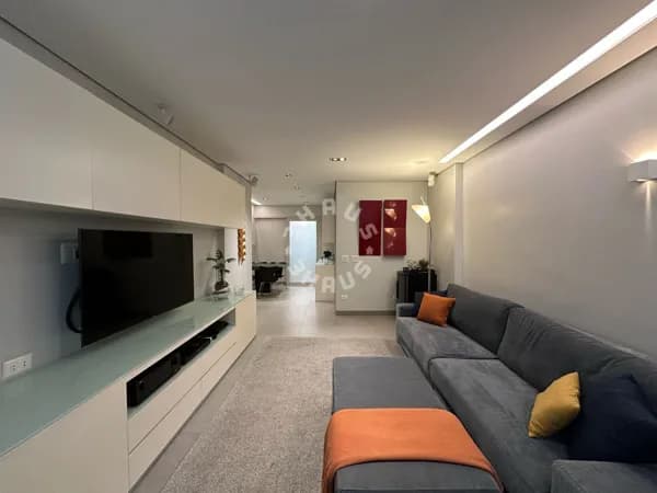 Apartamento no Itaim Bibi de 131m², com 3 dormitórios (sendo 2 suítes), living. 1 vaga de garagem!