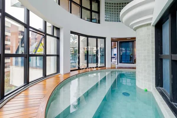 Excelente apartamento de 852m² no Panamby, com 5 suítes, piscina, hidro, espaço gourmet. 7 vagas + 2 depósitos!