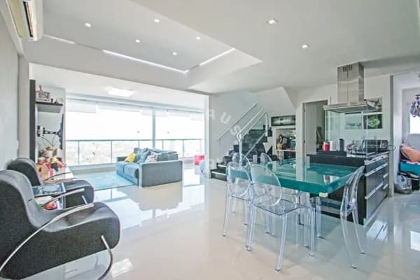 Apartamento Duplex no Campo Belo, com 118m², 2 suítes, varanda. 2 vagas de garagem + depósito!