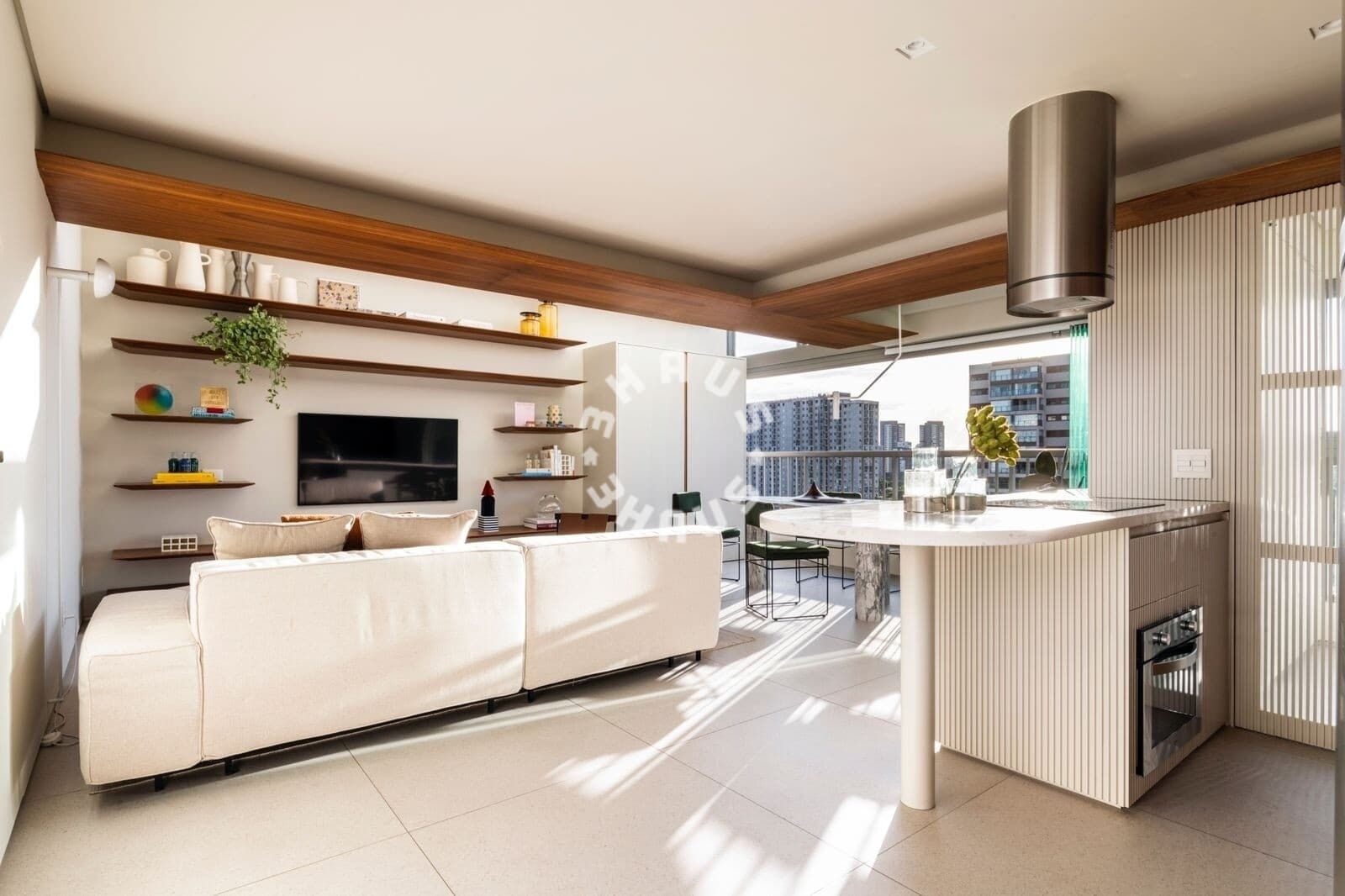 Lindo apartamento de 69m², com 01 suíte, 01 vaga de garagem + varanda integrada em Moema!