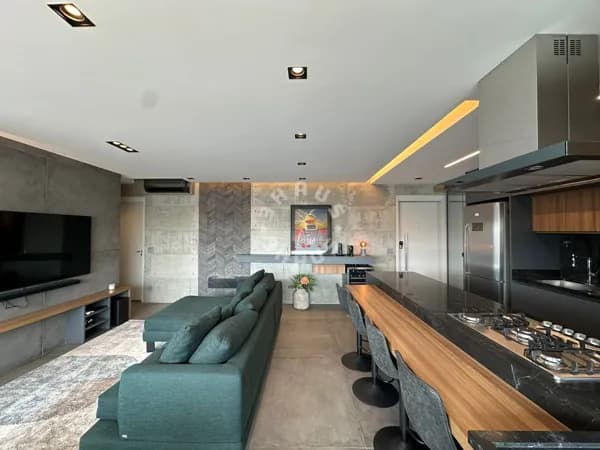 Apartamento mobiliado na Vila Olímpia, com 95m², 3 dormitórios (sendo 1 suíte), varanda gourmet. 2 vagas + depósito!