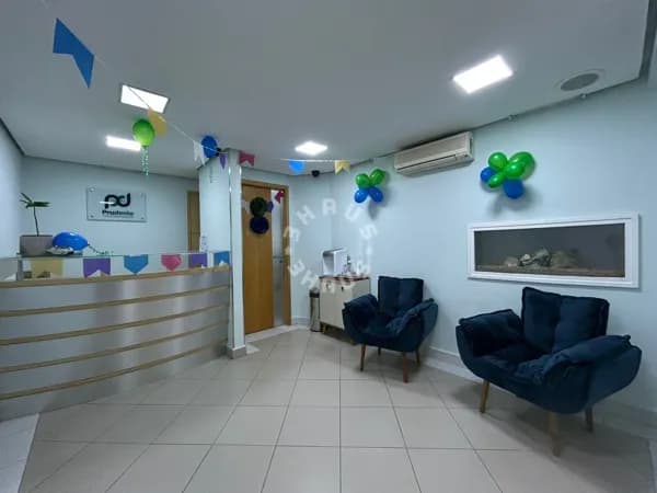 Sala Comercial de 62m² em Pinheiros, com 2 salas + escritório. 1 vaga de garagem.