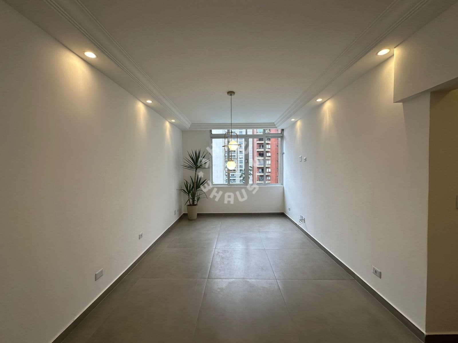 Apartamento no Itaim Bibi de 103m², com 3 dormitórios (sendo 1 suíte), living. 1 vaga de garagem!