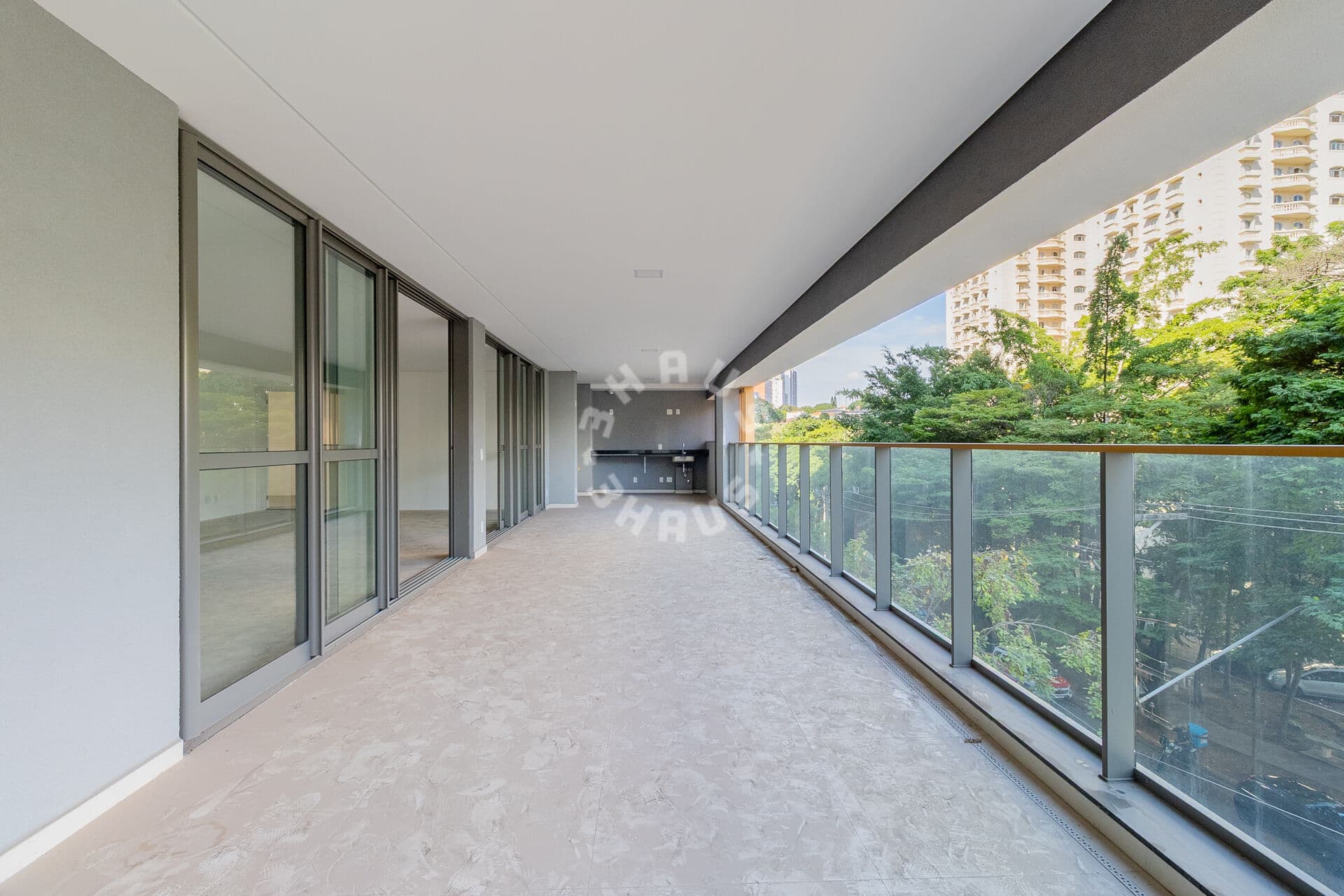 Apartamento Alto Padrão de 277m² em Perdizes, com 4 suítes, varanda. 4 vagas de garagem!