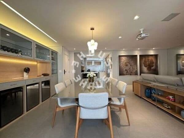 Apartamento mobiliado no Brooklin, 125m² com 3 dormitórios, sendo 3 suítes e 2 vagas de garagem.