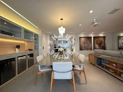 Apartamento mobiliado no Brooklin, 125m² com 3 dormitórios, sendo 3 suítes e 2 vagas de garagem.