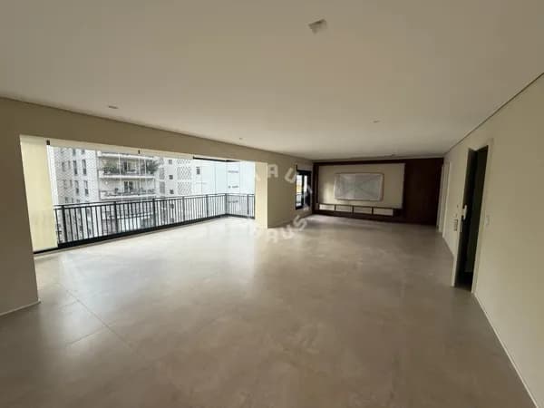 Apartamento no Jardins, com 227m², 3 suítes, varanda gourmet. 4 vagas de garagem.
