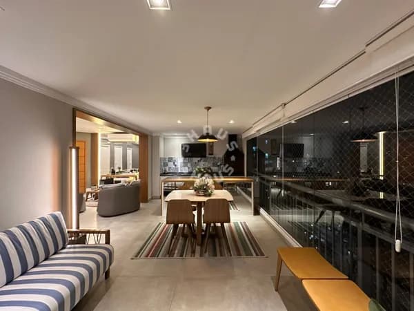 Apartamento mobiliado de 122m² no Morumbi, com 3 suítes, varanda gourmet. 2 vagas de garagem!