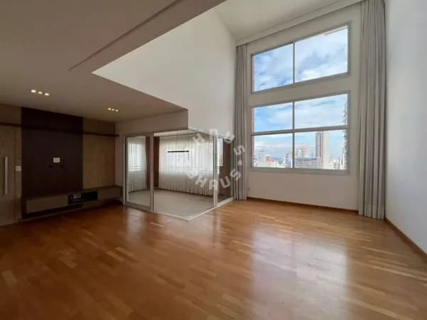 Apartamento duplex de 157m² em Pinheiros, com 3 suítes, varanda envidraçada. 4 vagas + depósito!
