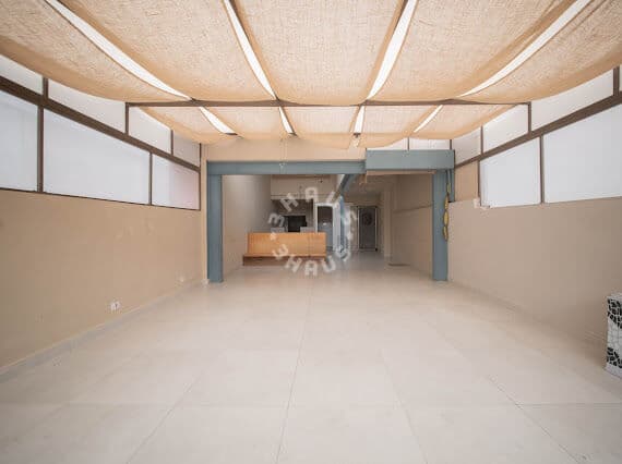 Casa Comercial no Itaim Bibi com 220m², vão livre e salas amplas.