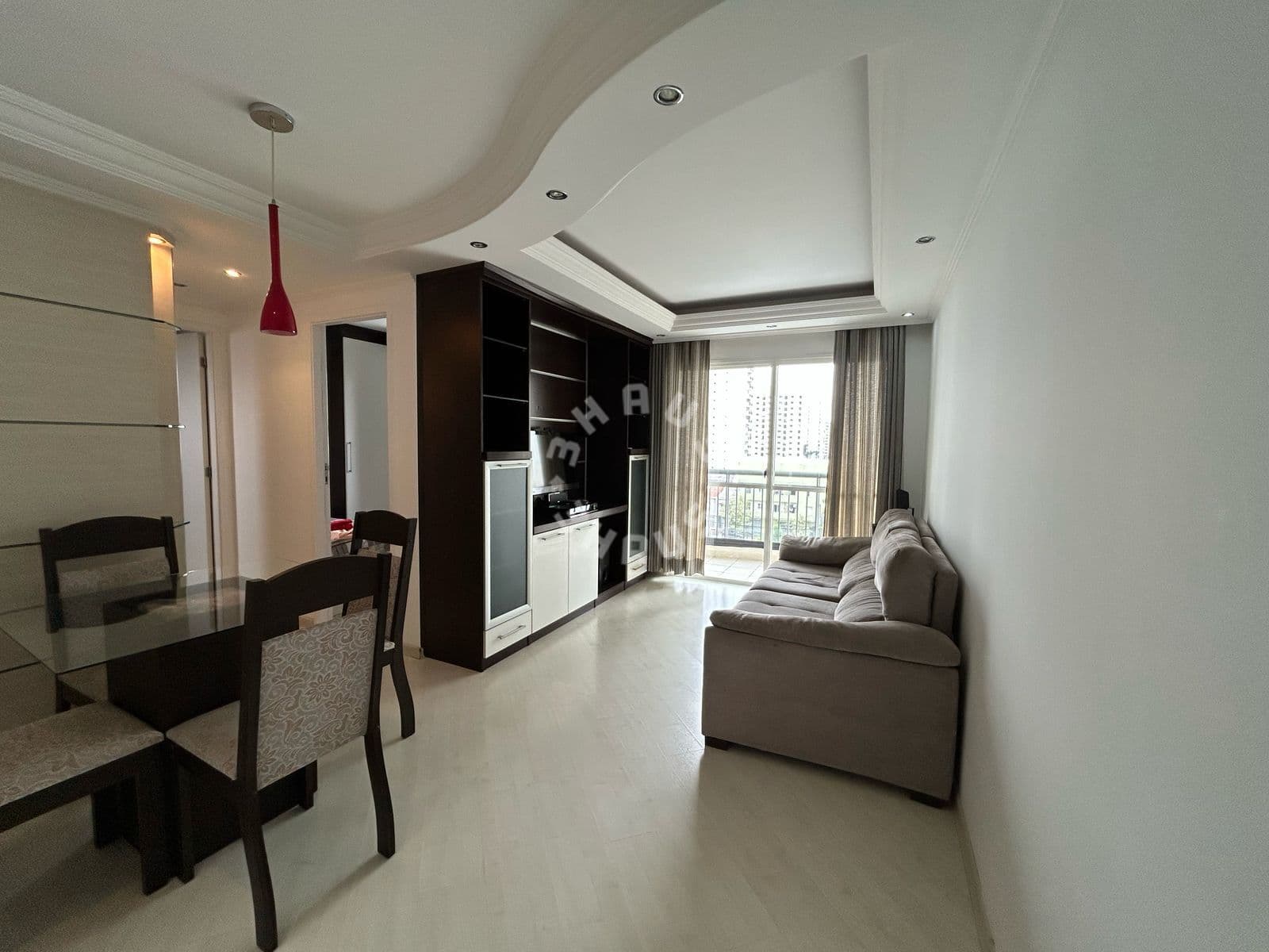 Apartamento de 65m² na Mooca, com 2 dormitórios (sendo 1 suíte), varanda. 1 vaga de garagem.