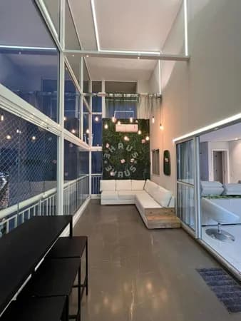 Apartamento de 145m² na Vila Prudente, com 03 suítes, closet, varanda gourmet com churrasqueira, área de serviço. 02 vagas de garagem.