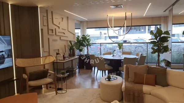 Apartamento de 141m² na Vila Mariana, com 3 suítes, varanda. 2 vagas de garagem!