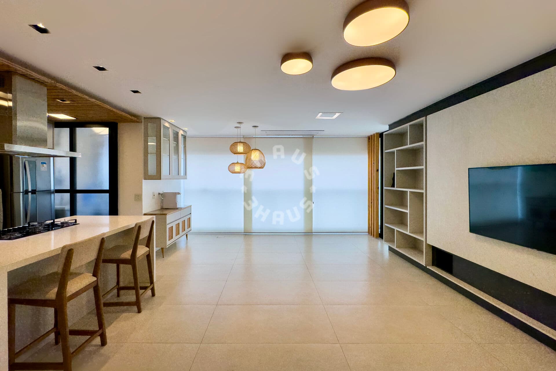 Apartamento na Vila Olímpia de 95m², com 02 suítes, escritório, varanda. 02 vagas de garagem + depósito!