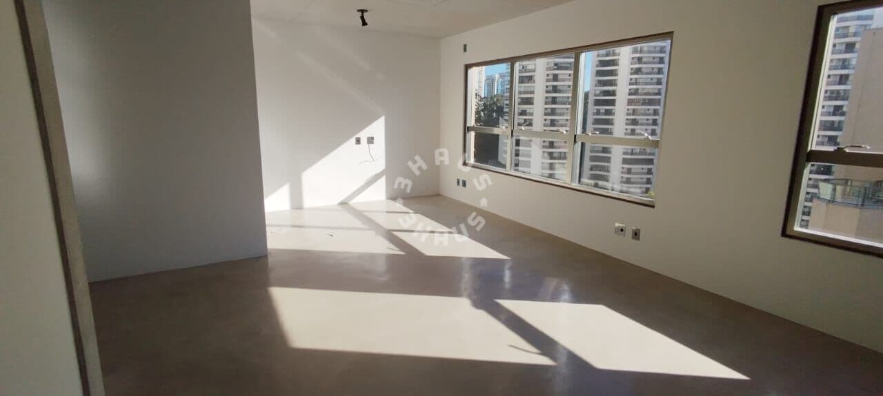Apartamento de 70m², com 1 dormitório, varanda e 1 vaga de garagem no Panamby!