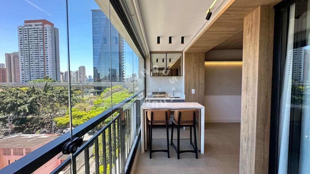 Apartamento no Brooklin de 64m², com 2 dormitórios (sendo 1 suíte), varanda. 1 vaga de garagem!