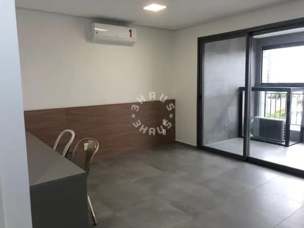 Apartamento de 36m² pronto para morar com 1 vaga de garagem e no prédio mais alto de São Paulo.
