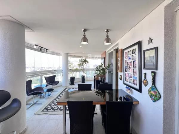 Apartamento Alto Padrão no Panamby, com 3 suítes, varanda gourmet. 4 vagas de garagem + depósito!