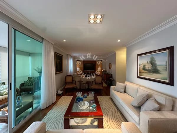 Apartamento de 170m² no Brooklin, com 3 suítes, varanda envidraçada. 3 vagas + depósito!