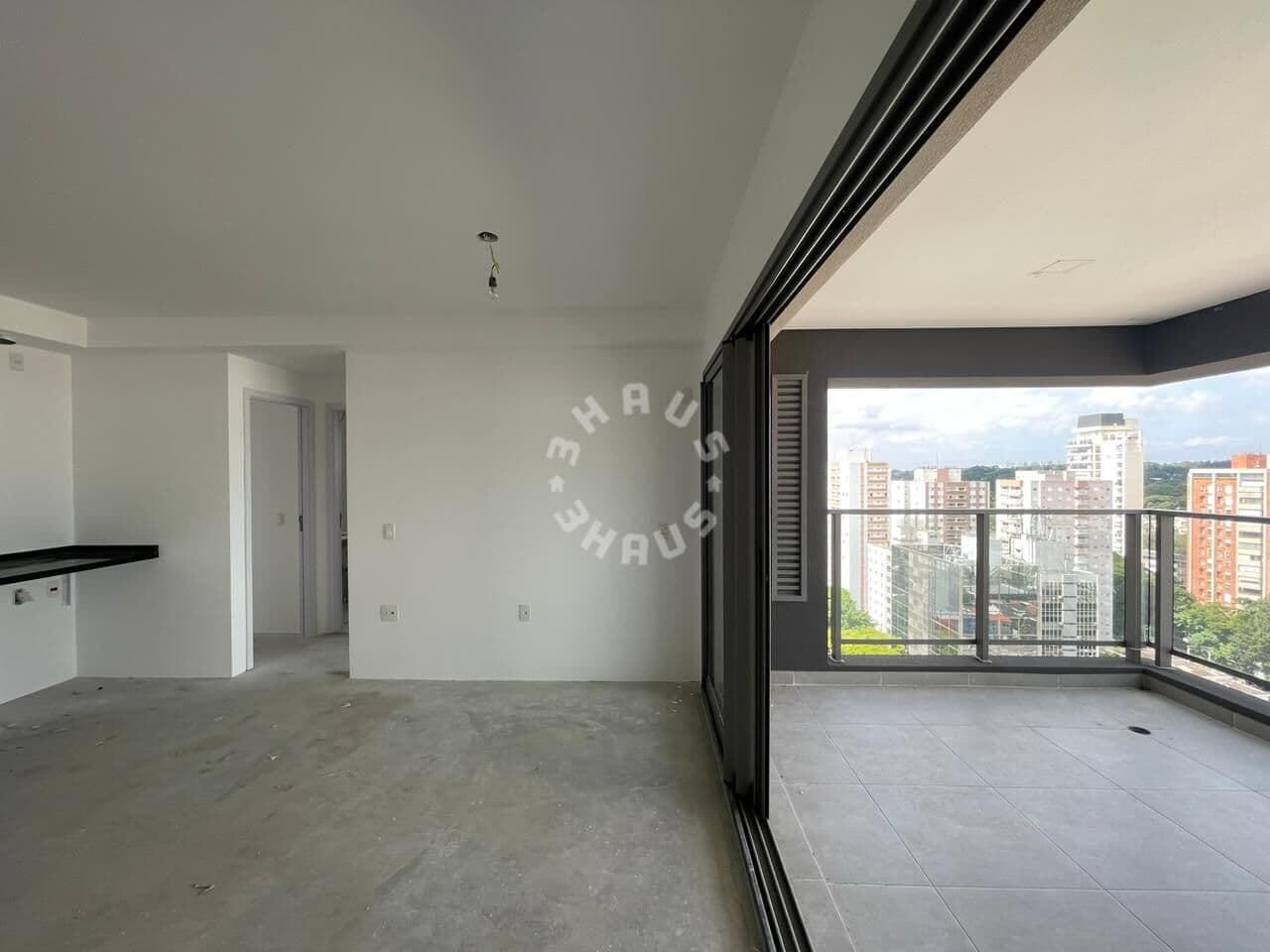 Apartamento no bairro Chácara Santo Antonio de 72m² com 02 dorm. sendo 01 suíte, 02 banheiros sociais, varanda. 01 vagas de garagem!
