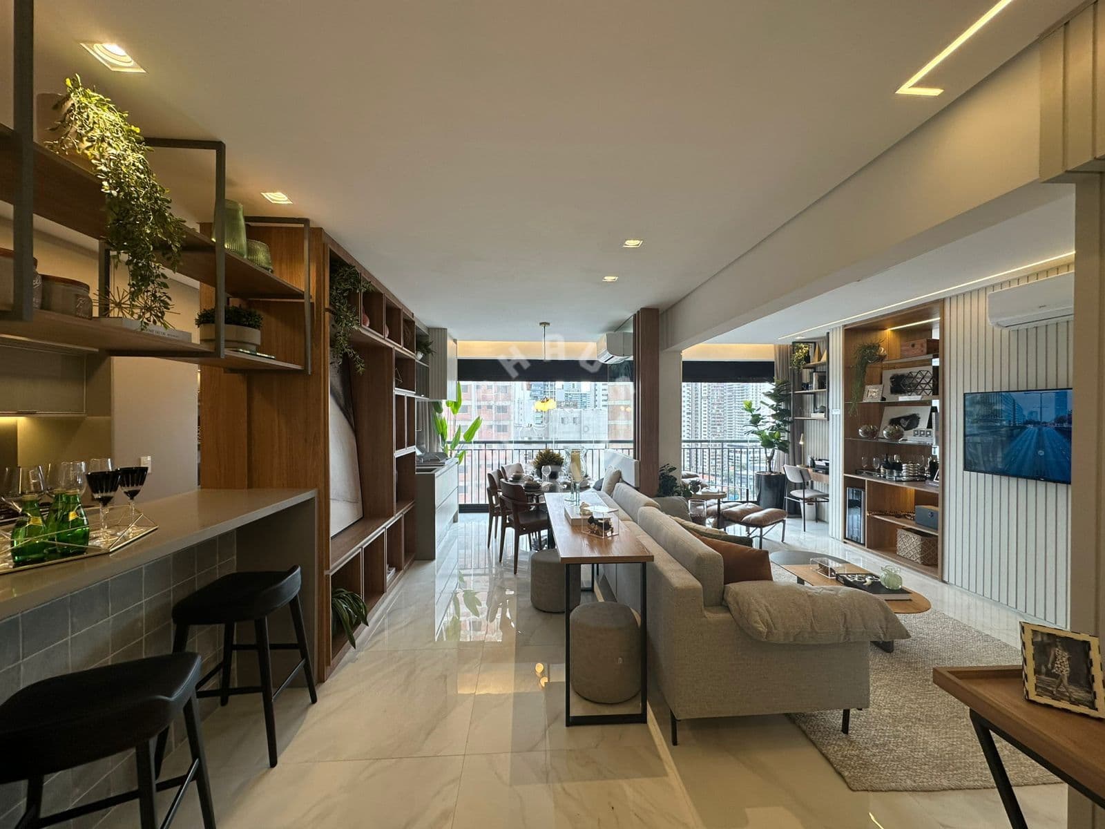 Apartamento de 92m² no Brooklin, com 3 dormitórios (sendo 1 suíte), varanda. 1 vaga de garagem!