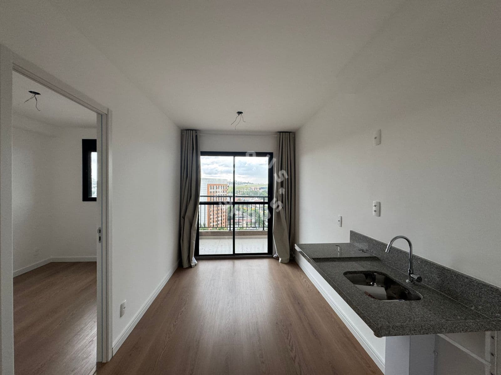 Apartamento de 27m², 1 dormitório e varanda em Moema - SP