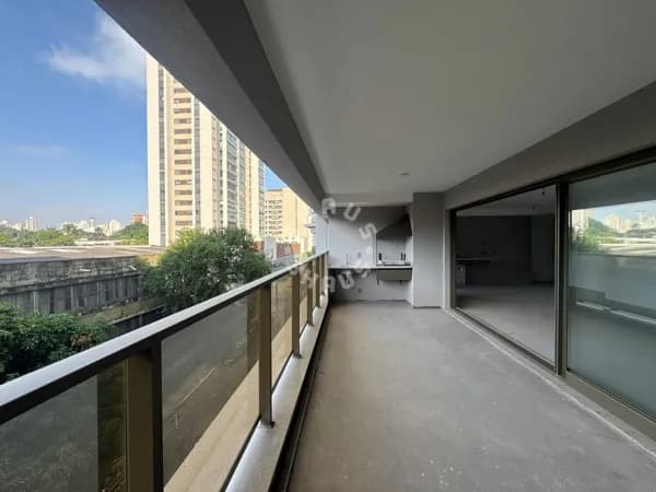 Apartamento no Campo Belo de 135m², com 03 suítes, varanda gourmet. 02 vagas de garagem!