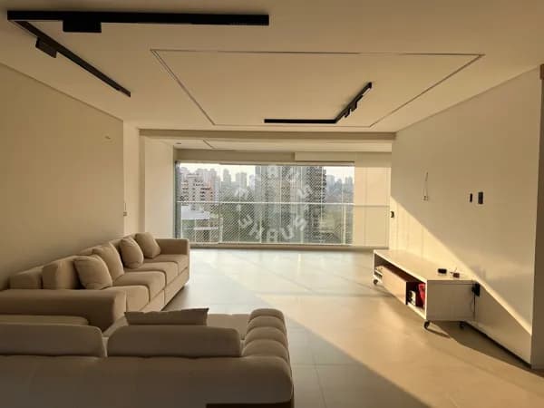 Apartamento no Panamby de 211m², com 3 suítes, varanda gourmet. 4 vagas + depósito