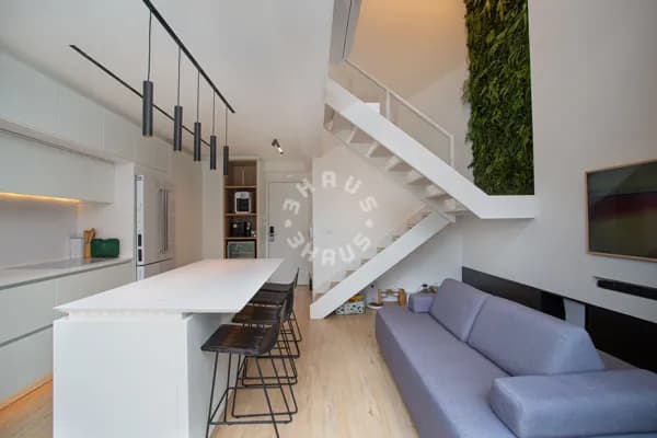 Apartamento mobiliado para locação, com 69 m², no Campo Belo, 1 suíte, varanda. 2 vagas de garagem!