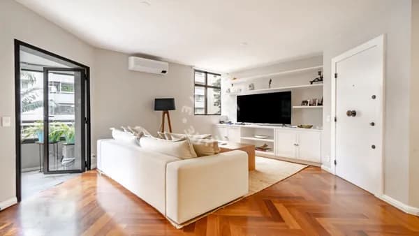 Apartamento no Itaim Bibi, com 150m², 2 suítes, varanda. 2 vagas de garagem!