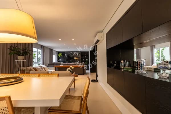 Apartamento de alto padrão, com 220m², 3 suítes, 3 vagas de garagem e varanda gourmet, na Vila Olímpia!