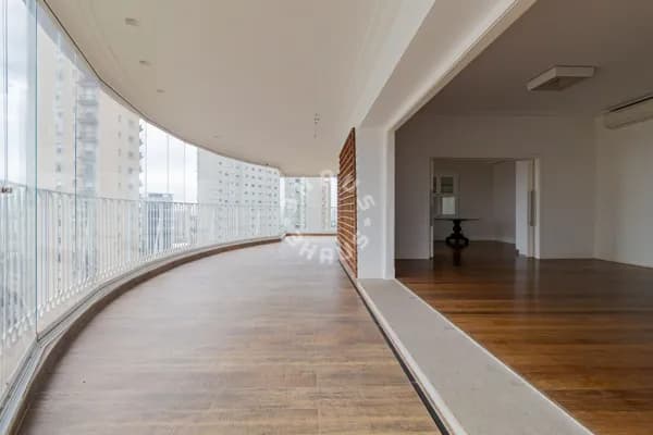 Apartamento de alto padrão no Panamby, com 427m², 4 suítes, varanda gourmet. 5 vagas de garagem!