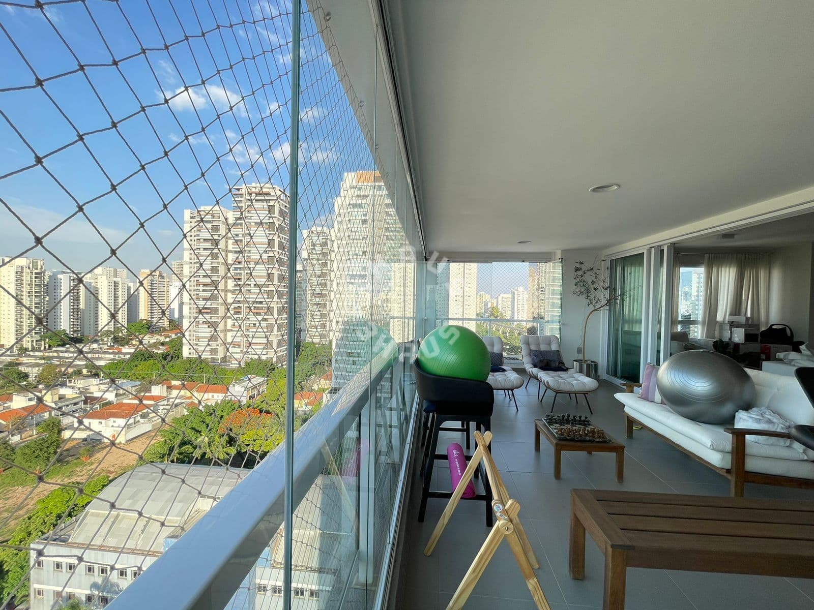 Apartamento de 225m², com 04 suítes, 04 vagas de garagem + varanda gourmet no Brooklin!