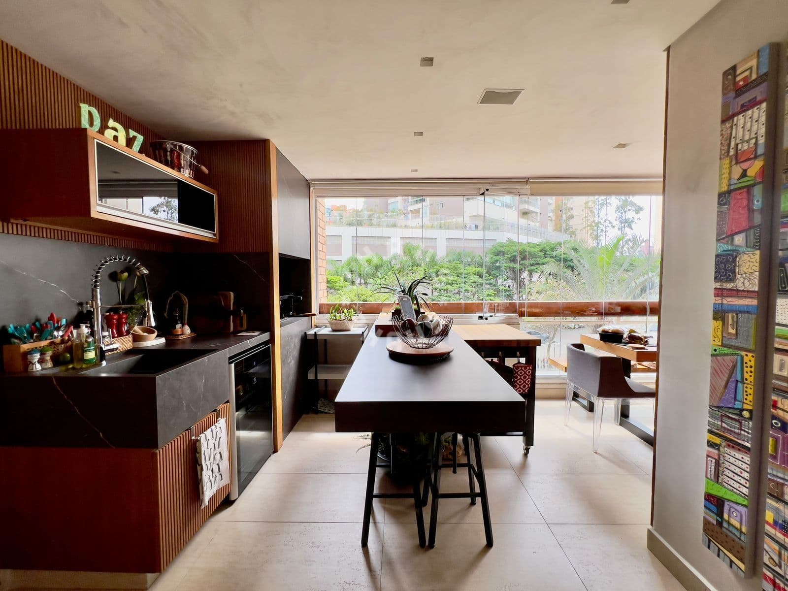 Apartamento de 163m², com 3 suítes, varanda gourmet. 3 vagas de garagem + depósito no Morumbi!