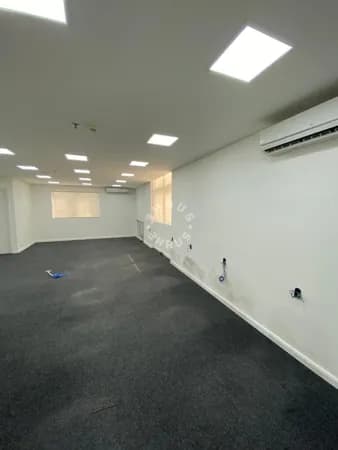 Conjunto comercial no Itaim Bibi de 200m², com espaço em vão livre, copa e 3 vagas de garagem!