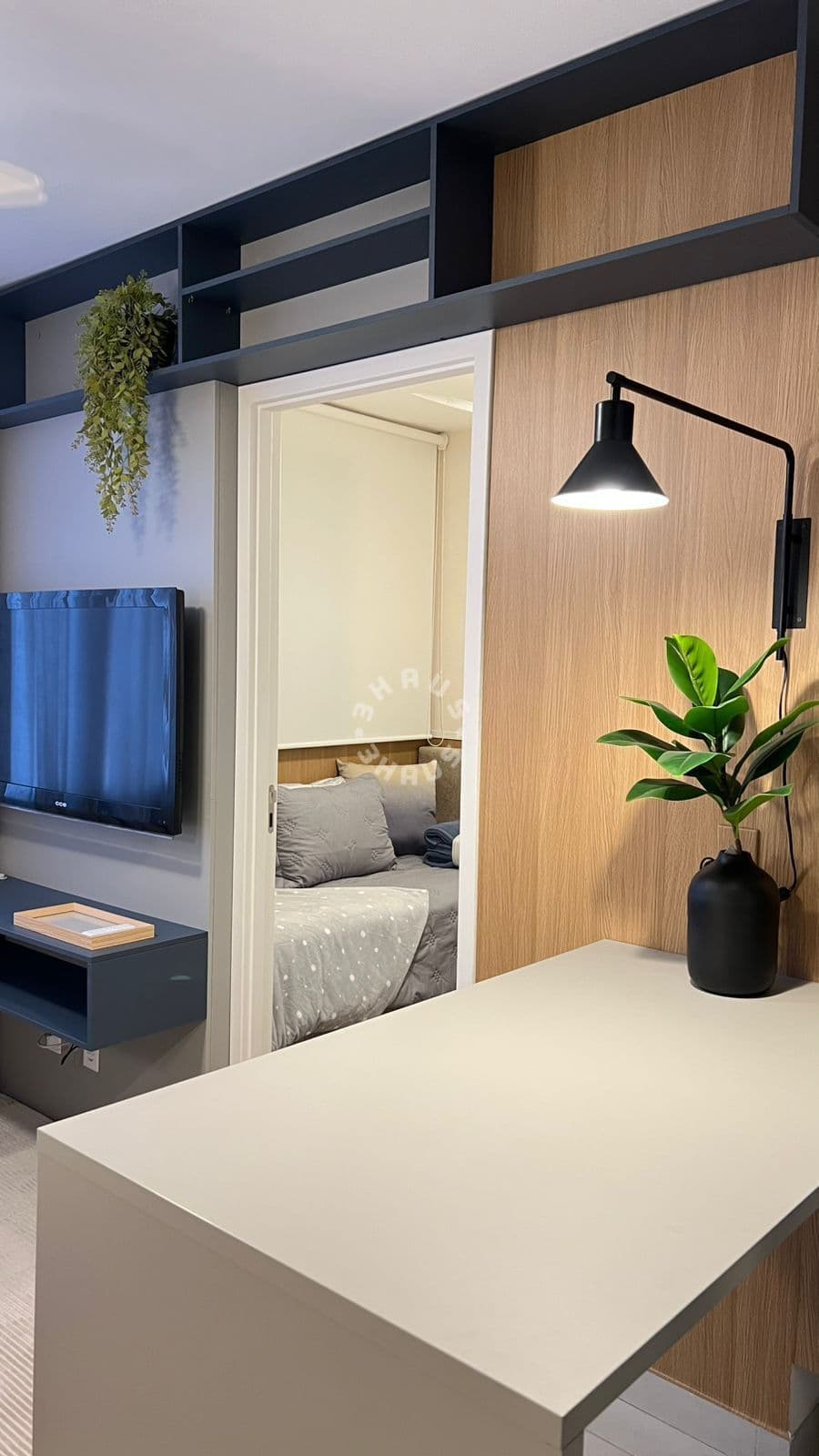 Apartamento em Jurubatuba, com 37m², 2 dormitórios e sala de TV. 1 vaga de garagem.