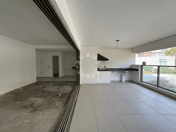 Apartamento na Vila Mariana de 142m², com 4 dormitórios, varanda gourmet. 2 vagas!