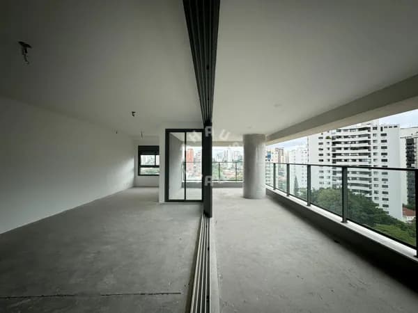 Apartamento no Campo Belo de 211m², com 04 suítes, varanda gourmet. 03 vagas de garagem + depósito!