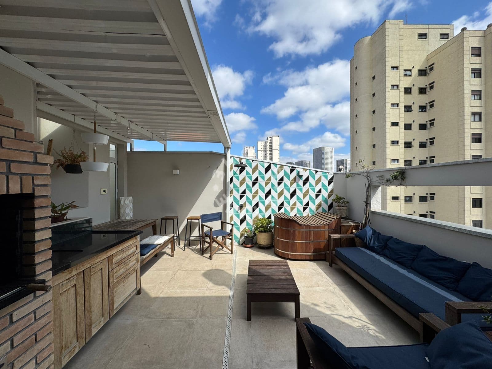 Cobertura Duplex de 110m² com 2 dormitórios, área gourmet, jacuzzi, sauna. 1 vaga de garagem!