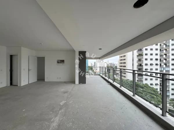 Apartamento no Campo Belo, 154 m², com 3 suítes, varanda gourmet. 2 vagas de garagem!