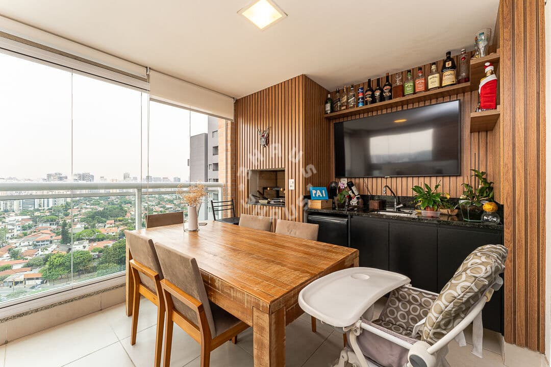 Apartamento de 135m², com 03 dormitórios (sendo 01 suíte), varanda gourmet + 02 vagas de garagem na Vila Olímpia!