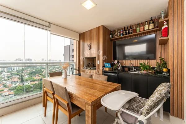 Apartamento de 135m², com 03 dormitórios (sendo 01 suíte), varanda gourmet + 02 vagas de garagem na Vila Olímpia!