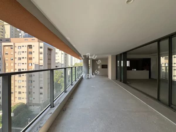Apartamento no Brooklin de 214m², com 4 dormitórios (sendo 2 suítes), varanda gourmet. 3 vagas + depósito!