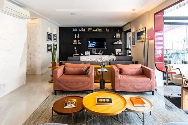 Apartamento em Perdizes com 140m², 2 suítes, varanda. 3 vagas de garagem!
