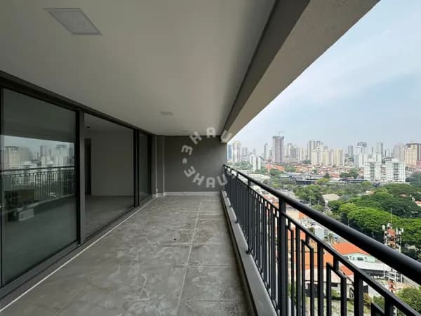 Apartamento na Chácara Klabin de 123m², com 03 suítes, varanda. 02 vagas de garagem!