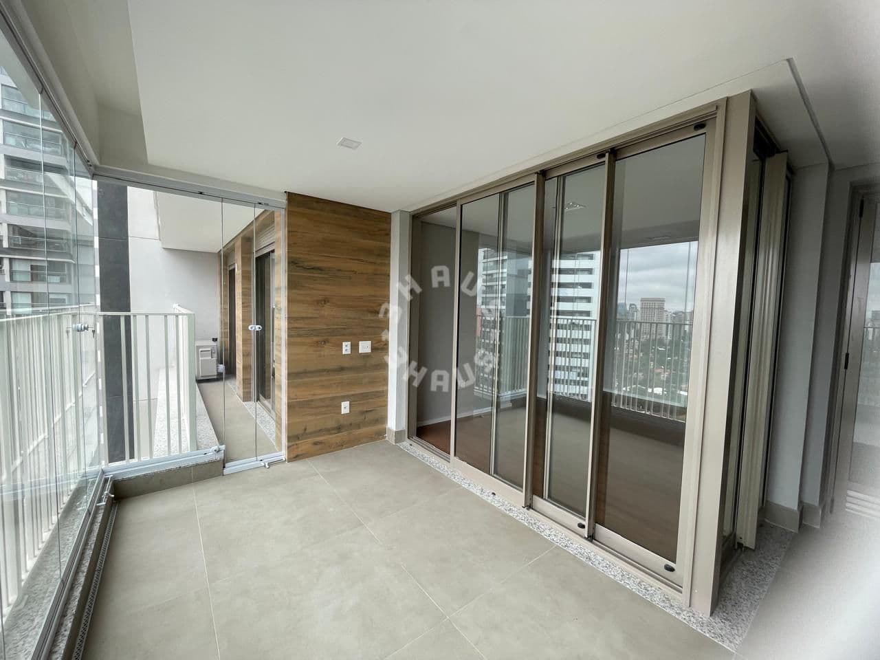 Apartamento para locação em Pinheiros, com 71m², 2 suítes, varanda. 1 vaga de garagem!