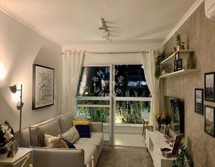 Apartamento de 64m² na Vila Olímpia, com 2 dormitórios (sendo 1 suíte), sacada, escritório. 1 vaga de garagem!
