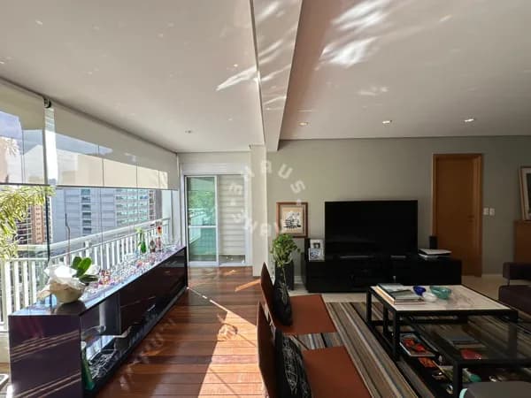 Apartamento para locação no Morumbi de 103m², com 02 suítes, varanda. 02 vagas de garagem!