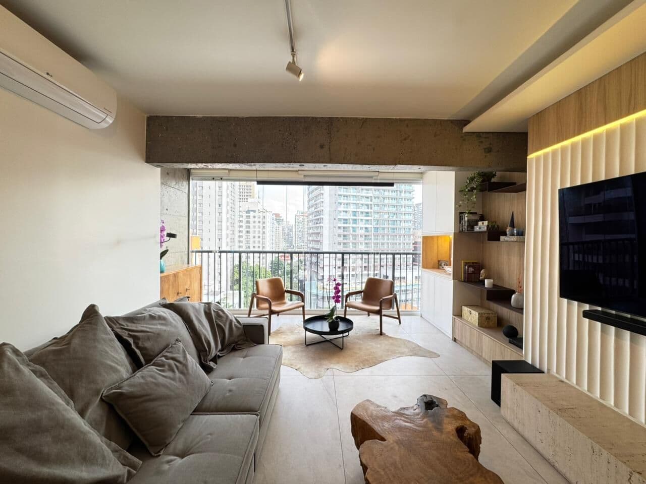 Apartamento no Brooklin, pronto para morar, de 77m², 2 suítes, varanda. 2 vagas de garagem!